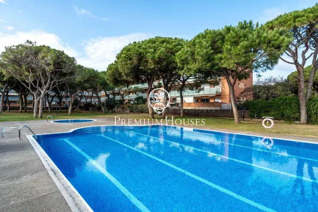 Dúplex con Jardín y piscina comunitaria en Gavá Mar - foto 4