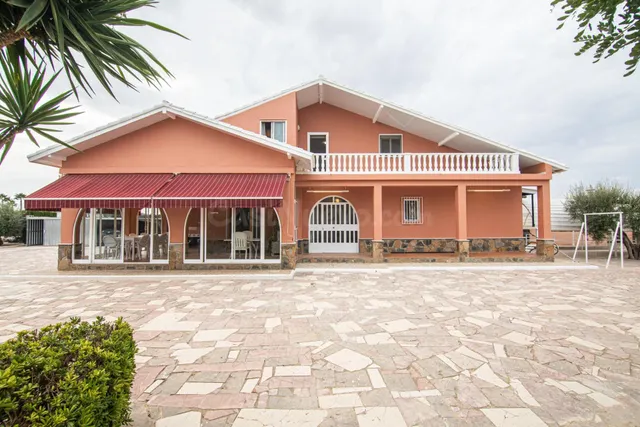 Chalet sito en Valverde con 6 habitaciones, 3 baños, piscina y garaje — 3