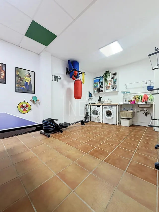 UNIFAMILIAR ADOSADO EN CALLE MAGALLANES, ZONA DE ZIDÍN, GRANADA. — 36