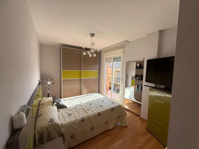 Venta de chalet adosado en el centro de Gójar. — 24