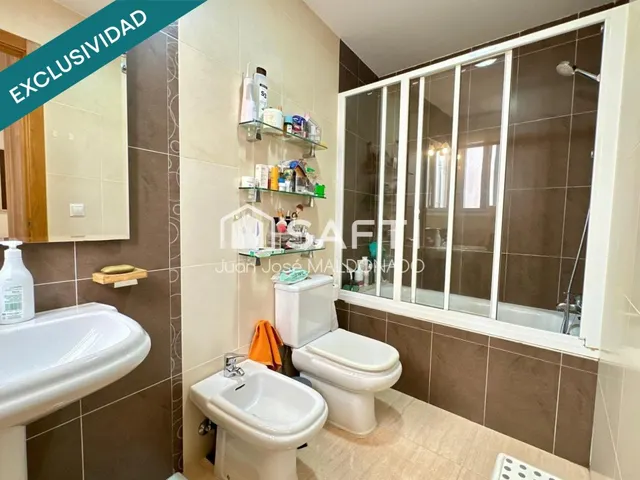 Piso de 3 habitaciones con ascensor y balcón — 24