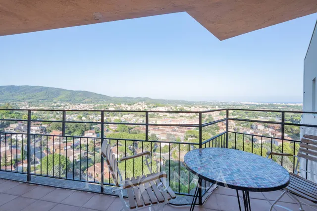 Ático con magnificas vistas al mar y la montaña en Calonge — 29