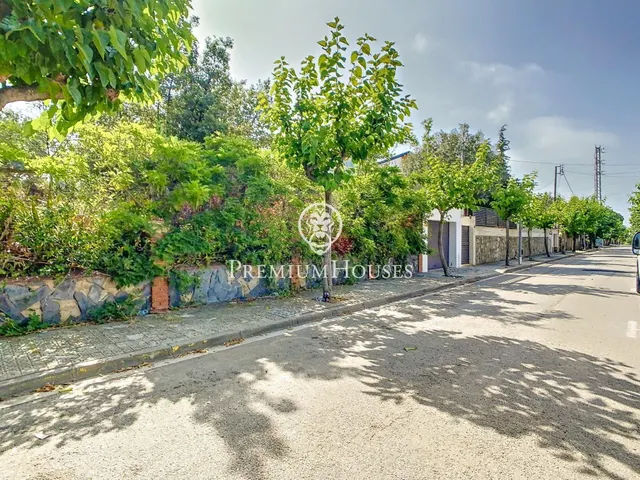 Parcela urbana lista para construir en El Masnou — 2