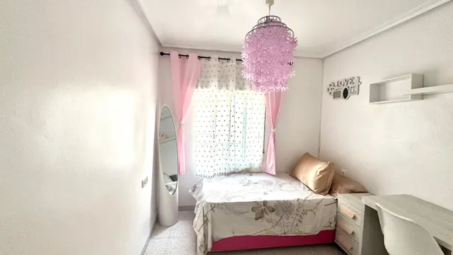 CUARTO PISO CON ASCENSOR - 4 habitaciones - VIRGEN DEL REMEDIO — 12