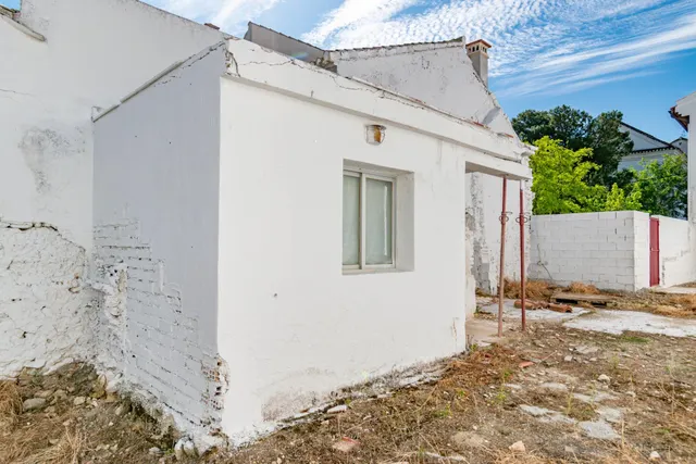 Terreno urbano en venta - Caparacena — 23