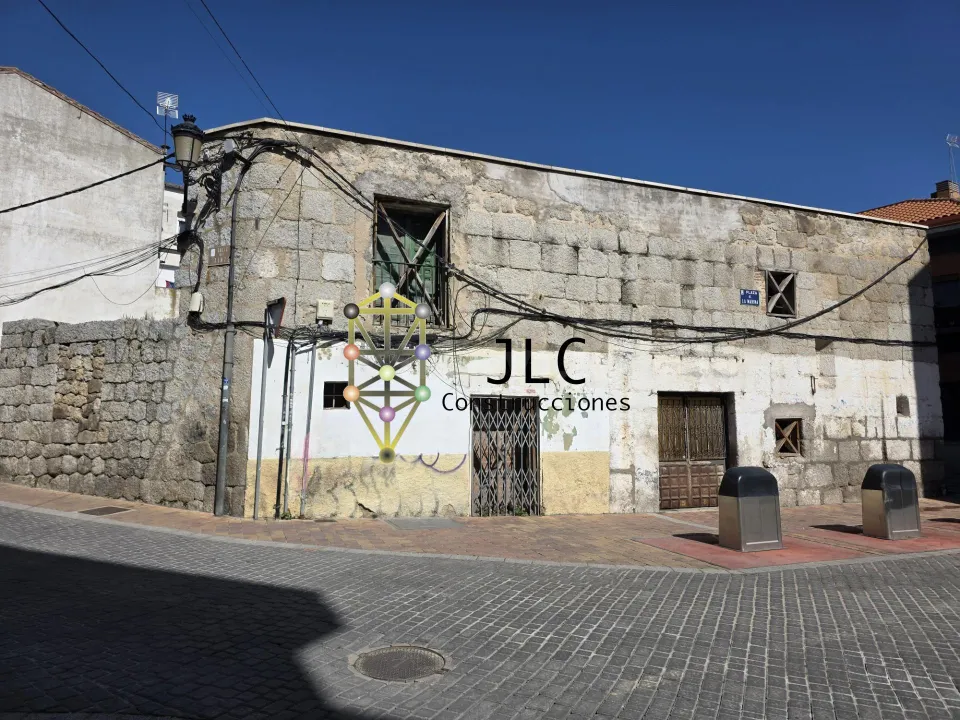 Parcela urbana de 245 m2 en Plaza La Marina, Colmenar Viejo.