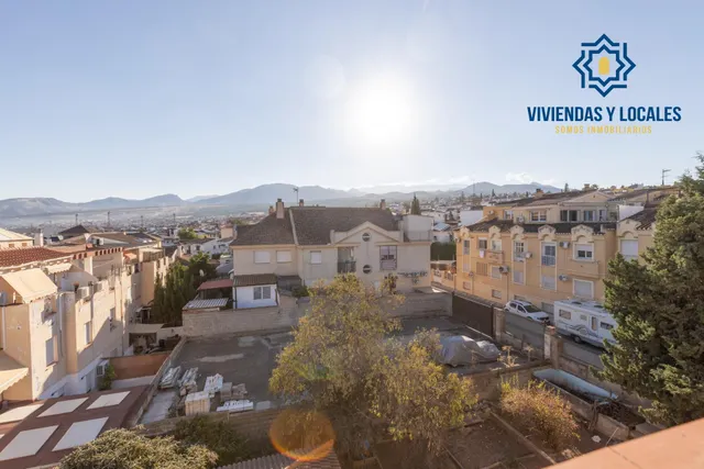 Casa adosada con terraza, vistas a Granada y Sierra Nevada, garaje y sótano — 34