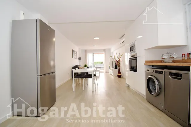 PRECIOSO ÁTICO REFORMADO Y TOTALMENTE EXTERIOR Y CON VISTAS AL PUERTO — 33