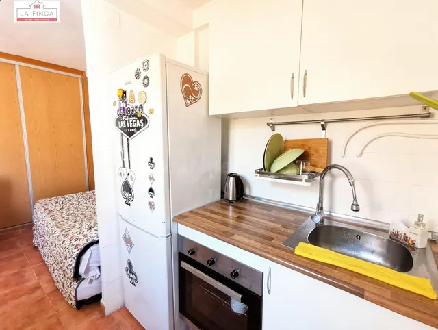 ESTUDIO MUY CERCA DE LA PLAYA (RENTABILIDAD ALTA) - foto 2