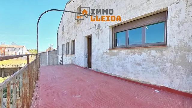 OPORTUNIDAD Casa con mucho terreno y varios garajes — 29