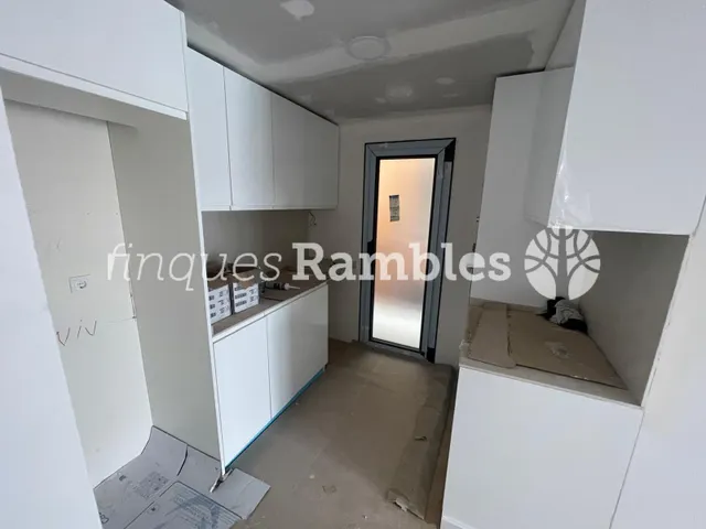 DÚPLEX A ESTRENAR A L'AVINGUDA BARCELONA — 7