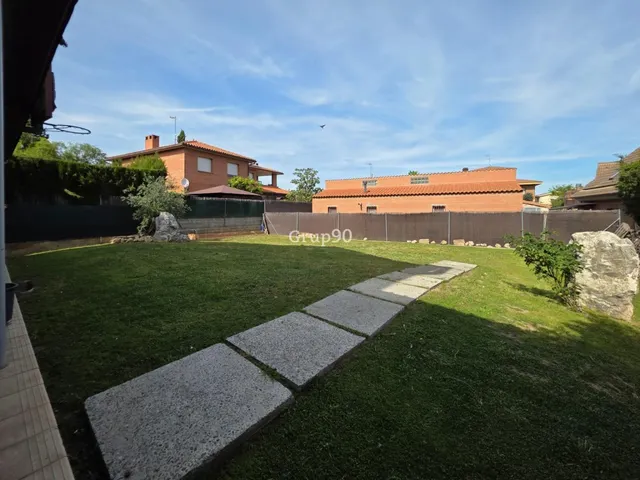? Chalet exclusivo en Lleida – Espacio, privacidad y ubicación — 8
