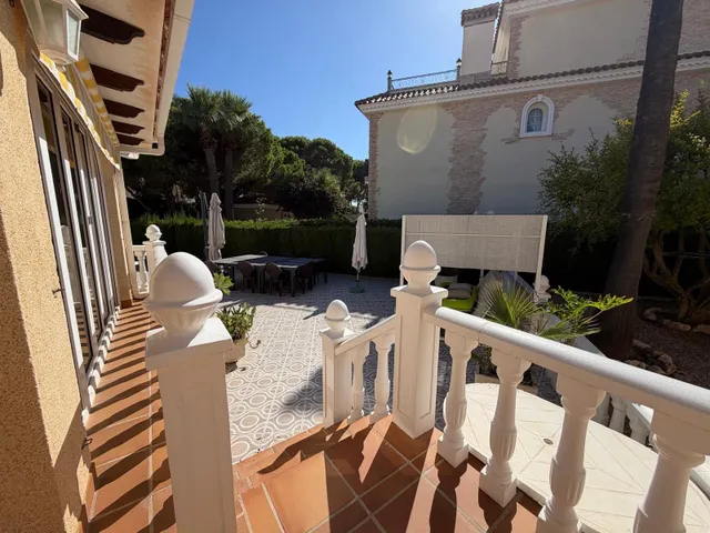 Chalet de lujo en Cabo Roig con 5 hab 5 baños picina propia chalet estilo americano — 8