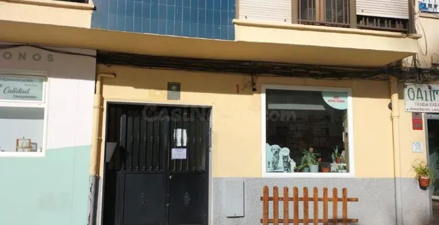 SE VENDE piso OKUPA en C Ildefonso MaraÑ±ón Lavi 1 de Sevil - foto 2