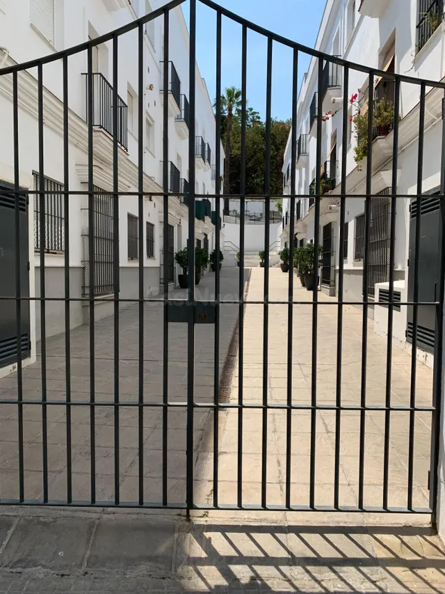 APARTAMENTO DE 2 habitaciones CON GARAJE EN PLENO CENTRO - foto 2