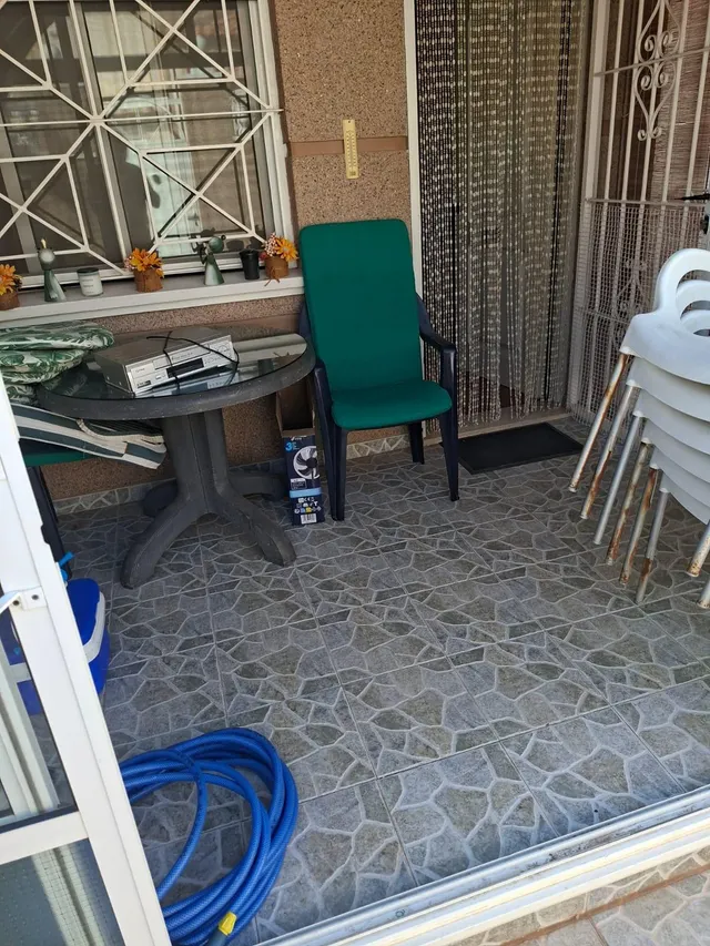 Villa con piscina comunitaria, Alicante, Torrevieja. 4 dormitorios, 82 m2, 1,2 kilómetros del mar — 16