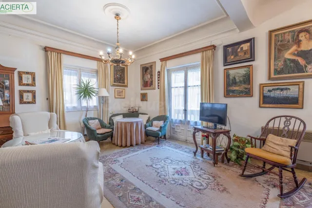 EXCLUSIVA VIVIENDA SEÑORIAL EN ANGEL GANIVET, EN PLENO CORAZON DE GRANADA — 2
