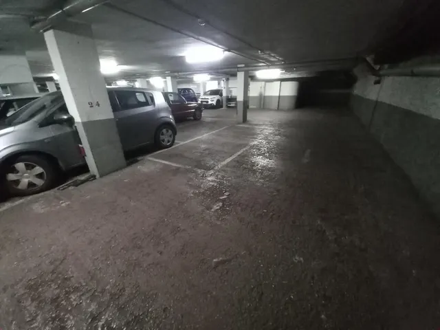 Plaza de garaje junto Plaça Comas ( Les Corts) — 5