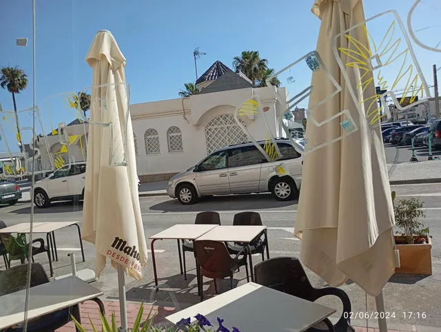 Invierte inteligente, invierte en Torrevieja. Local comercial junto al mar — 3