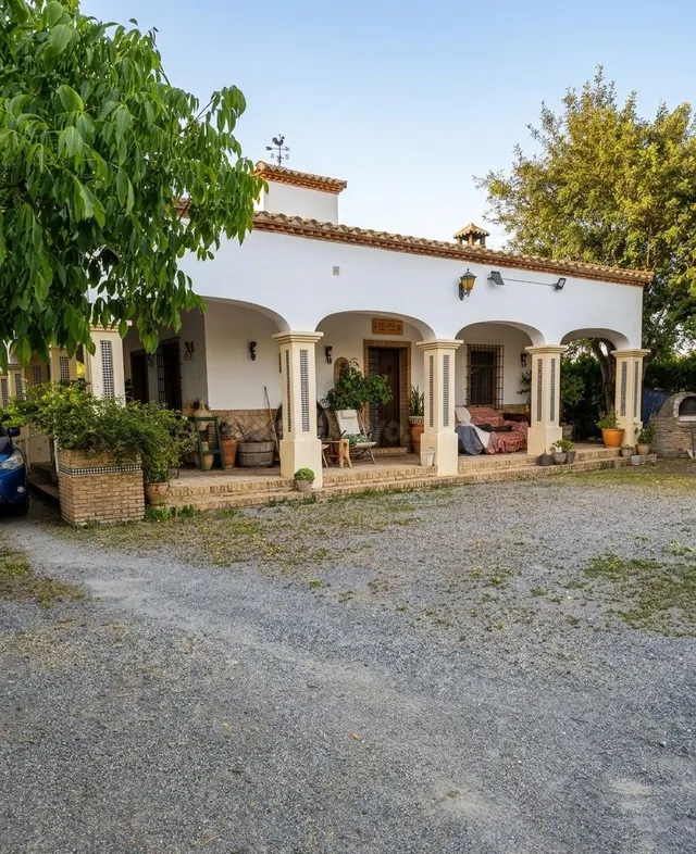 Finca rústica con encanto, piscina y chimenea en El Coronil 