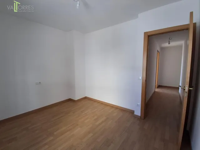Vivienda con tres dormitorios y dos baños. En el barrio pedáneo de San Blas con plaza de garaje y trastero — 16
