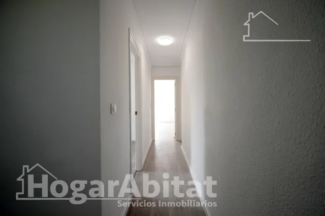ÁTICO REFORMADO CON TERRAZA Y VISTAS DESPEJADAS AL MONTGÓ — 37