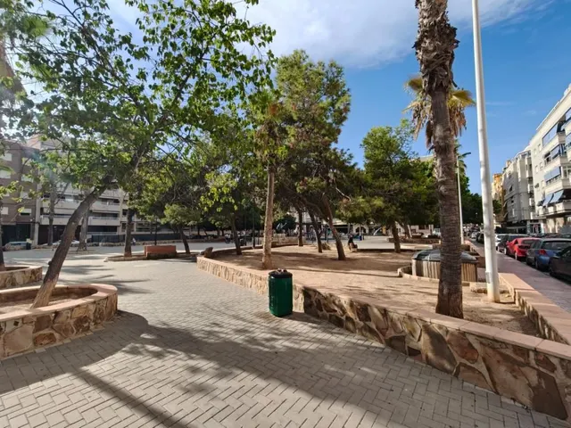 Apartamento 2 habitaciones 74m² en venta - Estacion de autobuses — 23