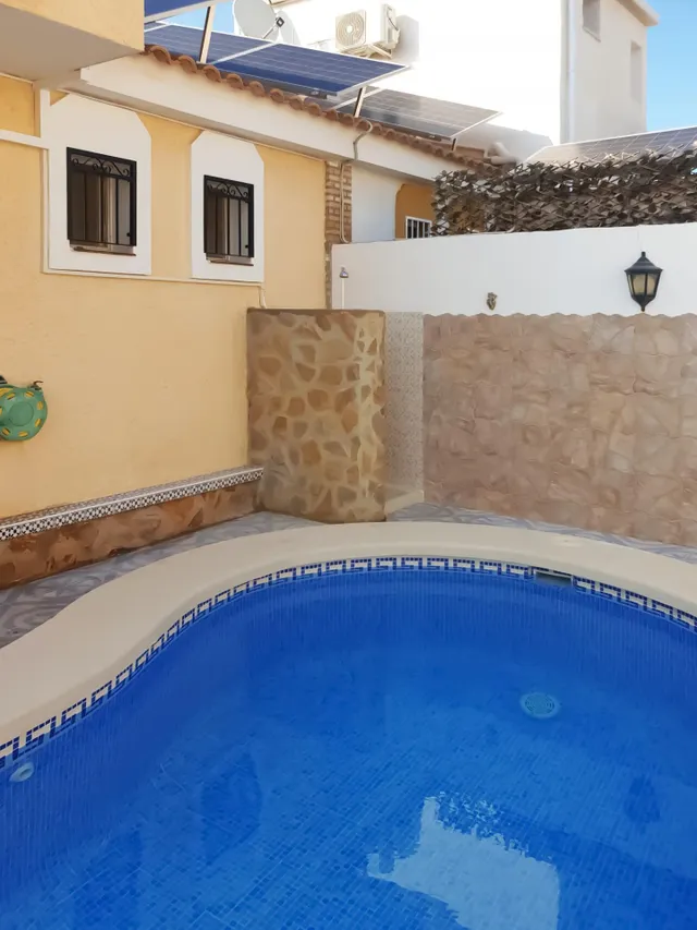 Encantadora villa con piscina privada, jardín y solárium en Monte y Mar, Gran Alacant — 10