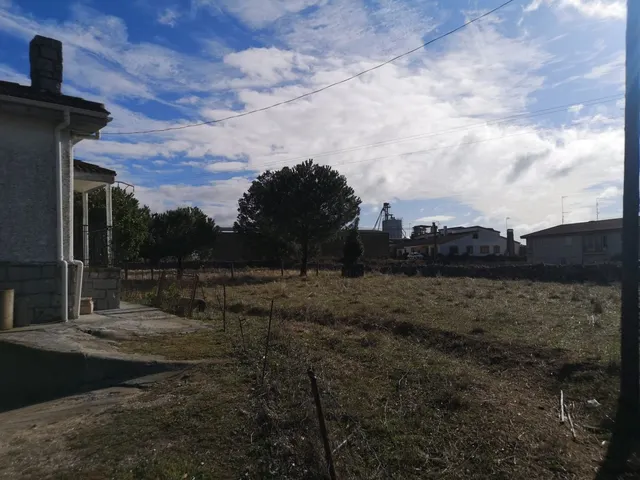 Urbis te ofrece un magnífico chalet independiente en venta en Vitigudino, Salamanca. — 24