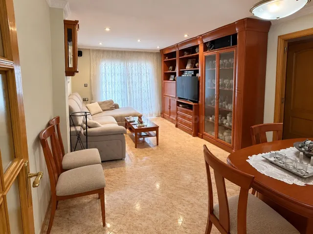 AMPLIO PISO REFORMADO DE 4 habitaciones CON BALCÓN Y ASCENSOR EN PICASSENT — 5