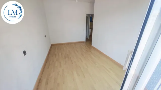 ¡Luminoso piso con gran balcón en pleno centro de Vilanova i la Geltrú! — 19