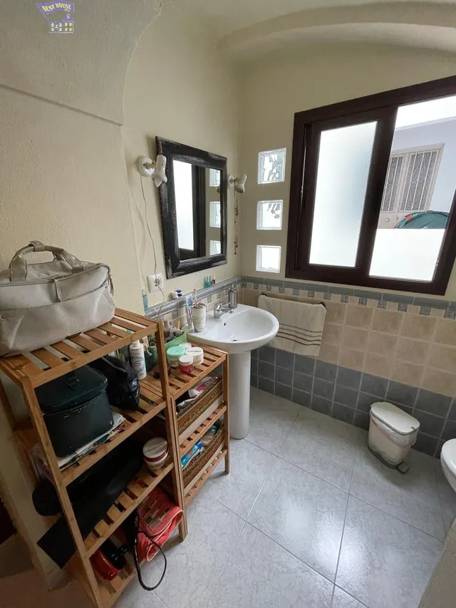 SE VENDE CASA EN ZONA DEL BARRIO BAJO — 17