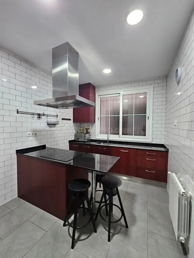 Se Alquila Duplex de 4 dormitorios y 2 baños para Entrar a V - foto 5