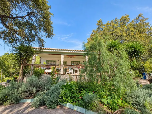 Casa independiente con piscina, porche y jardín en Castilblanco de los Arroyos — 26