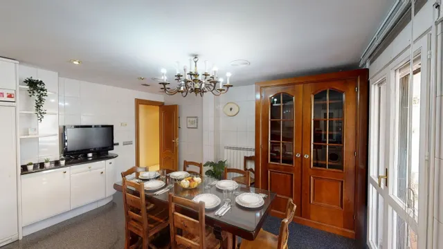 Piso 5 habitaciones 207m² en alquiler - Estación — 13