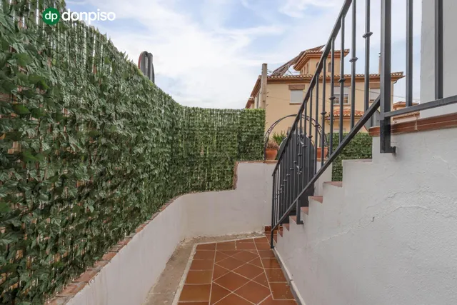 Encantadora Casa Reformada en Ogijares con Vistas y Espacios para Disfrutar — 44