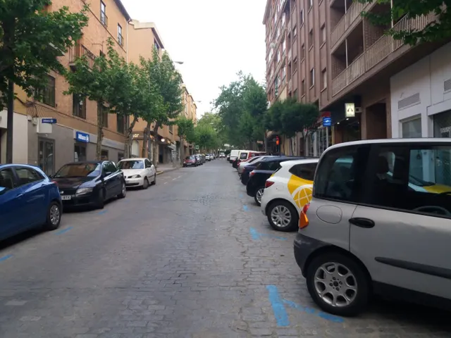 ALQUILER.-.GARAJE.-.CALLE MORILLO.-.24 METROS.- — 23