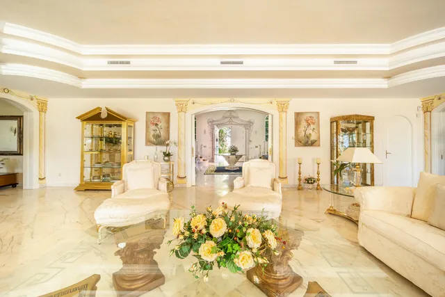 Chalet 14 habitaciones 2100m² en venta - Marbella — 25