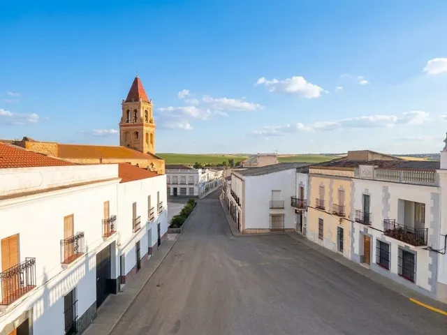 Imponente edificio histórico de 810 m2 con gran patio en casco histórico de Arroyo de San Serván — 50
