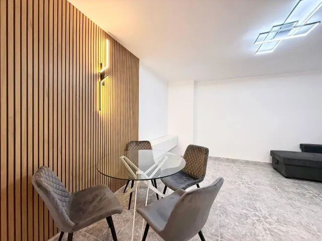 Apartamento reformado de 2 dormitorios en primera línea de Playa del Cura con vistas laterales al mar — 19