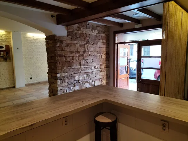 EN VENTA LOCAL COMERCIAL CON INQUILINOS — 33