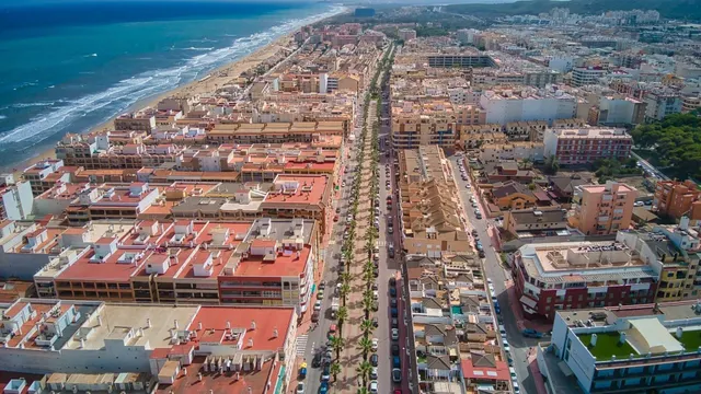 Duplex reformado junto al paseo marítimo y el parque Reina Sofía. — 39