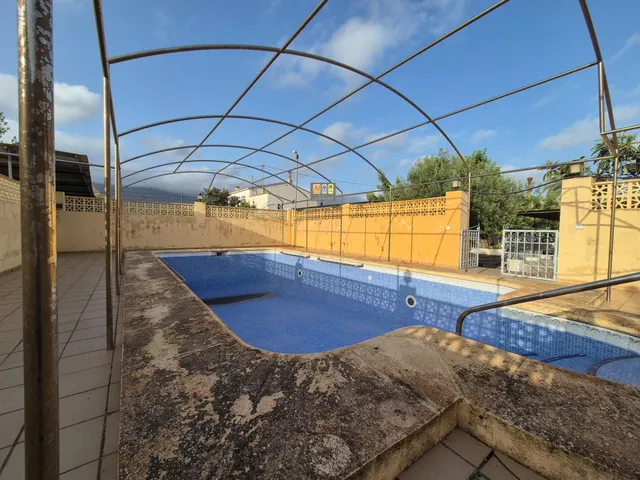 CASA EN EL CAMPO CERCA DEL PUEBLO — 27