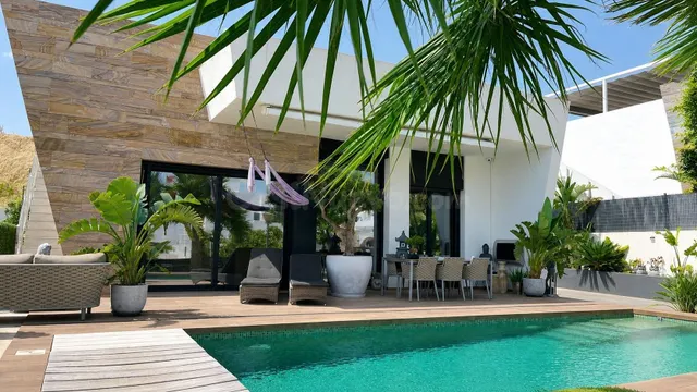 ¿Lujo, vistas al mar y paz absoluta? Tu oasis privado te esp