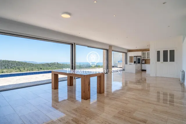 Casa a estrenar con vistas al mar y a la montaña - foto 4