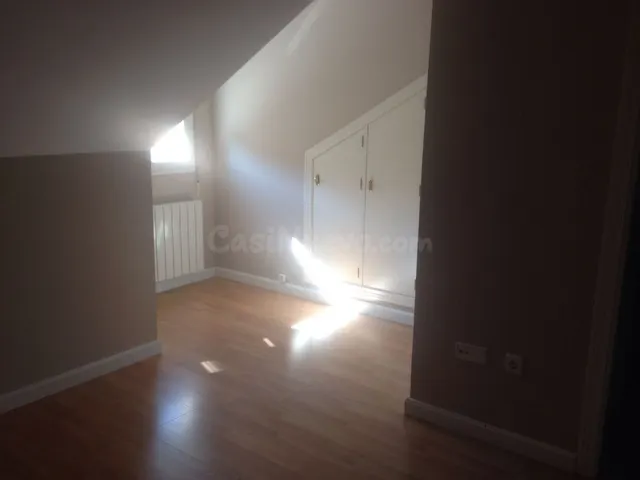 Ático 3 habitaciones 125m² en alquiler - Las Vaguadas - foto 3