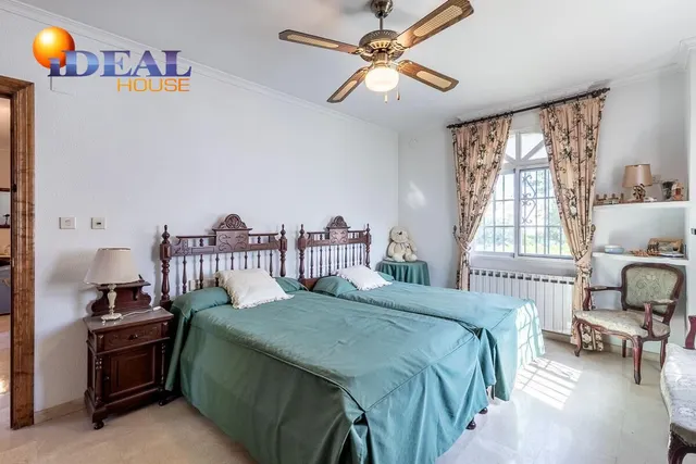 Espectacular Chalet en Ogijares - Ideal para Familias — 40