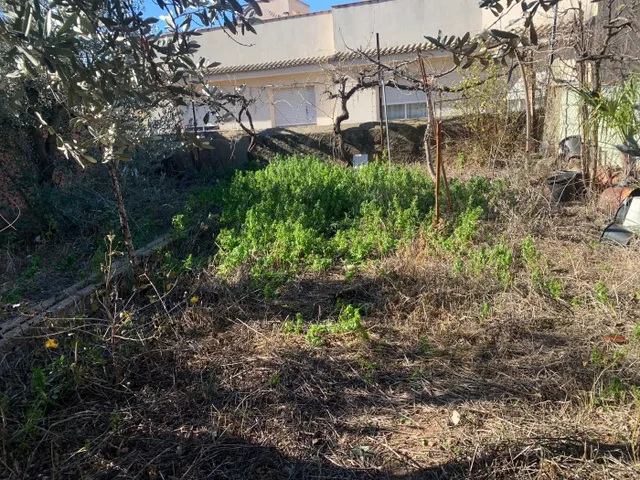 TERRENY EN VENDA AL CASC ANTIC — 8