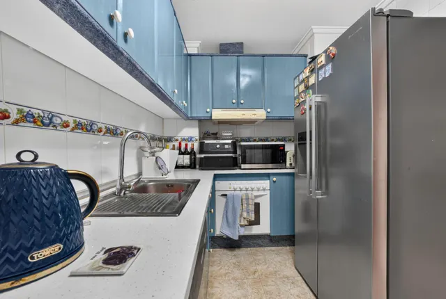Amplio apartamento de 4 dormitorios a pocos pasos de la Playa del Acequión, Torrevieja — 21