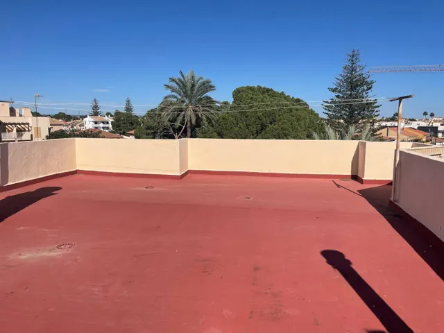 Piso reformado de 3 dormitorios con piscina, cerca de la playa – Santiago de la Ribera. — 28
